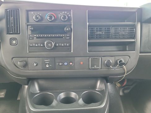 Used 2016 GMC Savana 3500 LS image 12