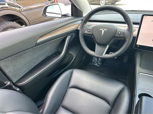 Used 2023 Tesla Model 3 Standard Range image 19