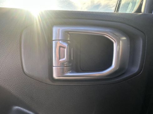 Used 2024 Jeep Wrangler Rubicon image 36