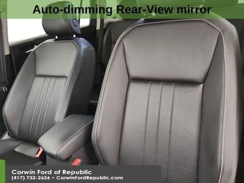 Used 2024 Volkswagen Tiguan SE image 11