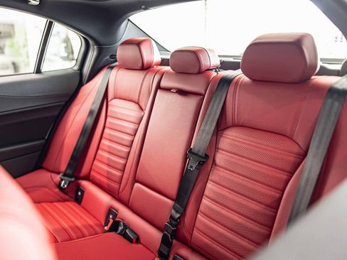 New 2025 Alfa Romeo Giulia AWD w/ Driving Assist Package image 32