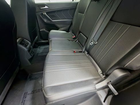 Used 2023 Volkswagen Tiguan SE FWD image 13