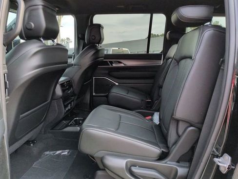 New 2026 Jeep Compass Latitude image 13