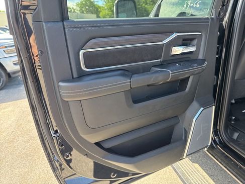 New 2026 RAM 2500 Laramie AWD/4WD image 22