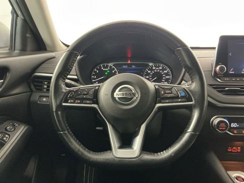 Used 2019 Nissan Altima 2.5 SV image 16