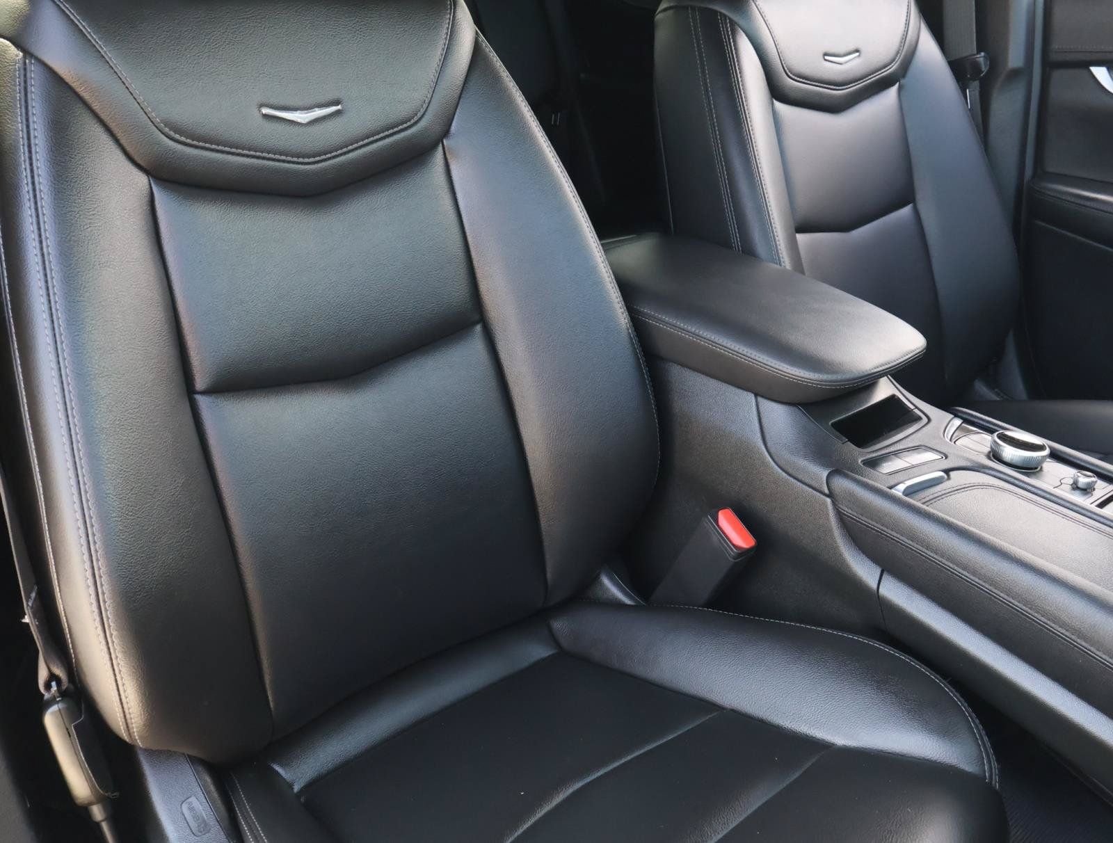 Used 2024 Cadillac XT5 Luxury w/ LPO, Floor Liner Package FWD image 21