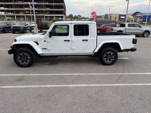 New 2026 Jeep Gladiator Sport AWD/4WD image 2