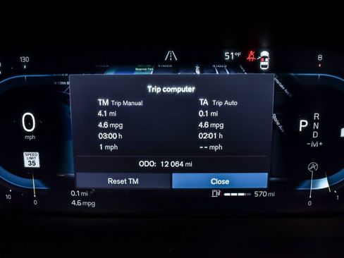 Used 2025 Volvo XC60 B5 Plus image 19