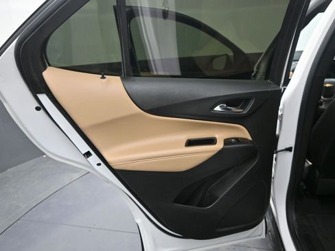 Used 2022 Chevrolet Equinox Premier FWD image 30