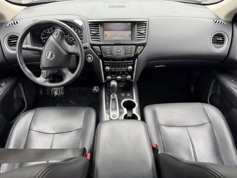 Used 2020 Nissan Pathfinder SV image 10