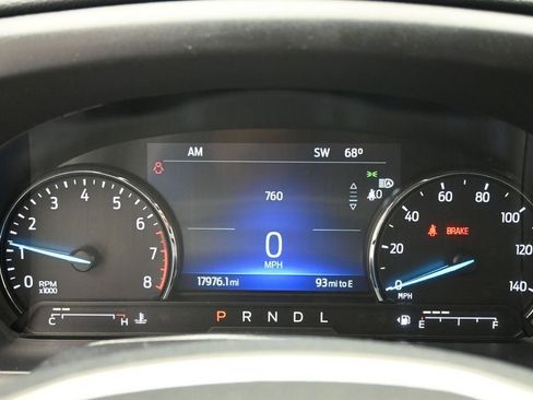 Used 2023 Ford Explorer XLT RWD image 14