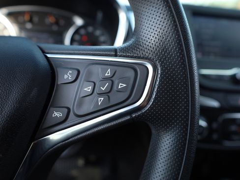 Used 2021 Chevrolet Equinox LT image 26