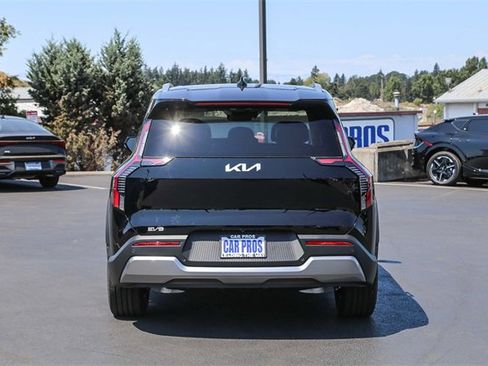 New 2026 Kia EV9 Wind image 8