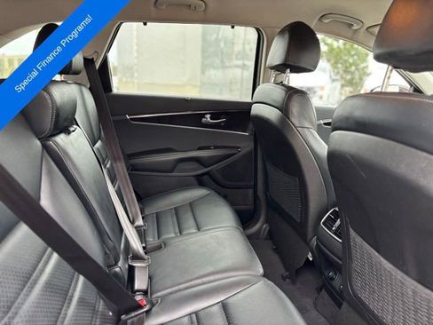 Used 2018 Kia Sorento EX image 24