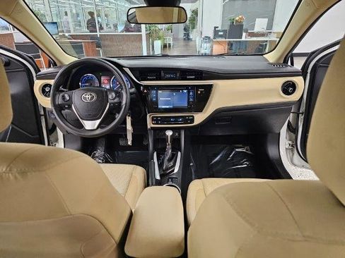 Used 2017 Toyota Corolla LE w/ LE Premium Package image 9