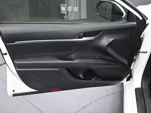 Used 2024 Toyota Camry SE FWD image 16