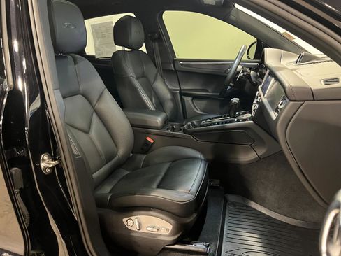 Used 2024 Porsche Macan GTS image 38