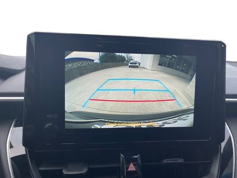 Used 2025 Toyota Corolla SE image 30