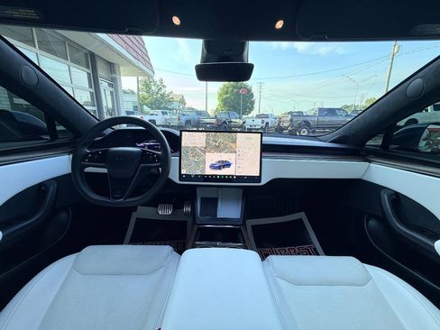 Used 2022 Tesla Model S AWD/4WD image 32