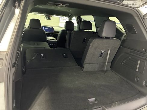 Used 2026 Chevrolet Traverse LT AWD/4WD image 36