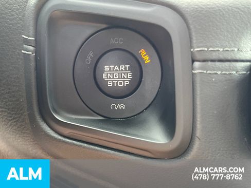 Used 2025 Jeep Wrangler Unlimited Rubicon AWD/4WD image 35