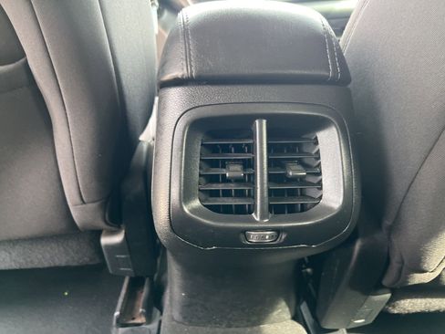 Used 2021 Jeep Cherokee Latitude image 21