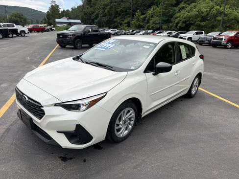 Used 2024 Subaru Impreza 2.0i AWD/4WD image 3