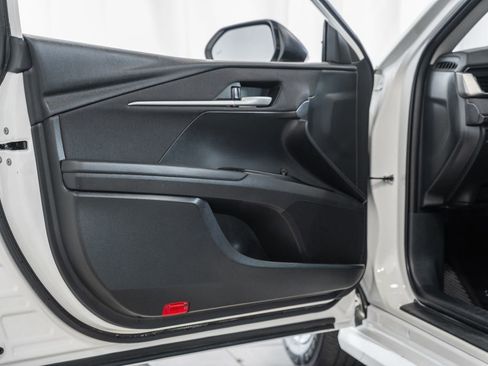 Used 2025 Toyota Camry LE FWD image 33