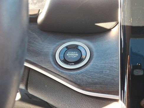 Used 2022 Jeep Grand Cherokee Limited image 24