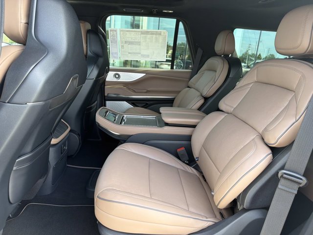 New 2027 Lincoln Navigator Black Label AWD/4WD image 14