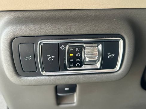Used 2024 Lincoln Nautilus Reserve AWD/4WD image 24