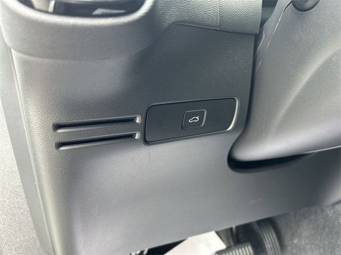 New 2026 Volvo XC40 B5 Ultra w/ Climate Package image 17