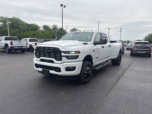 New 2026 RAM 3500 Big Horn AWD/4WD image 4