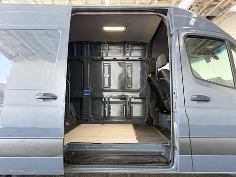 Used 2019 Mercedes-Benz Sprinter 144 image 27