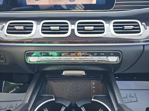 Used 2025 Mercedes-Benz GLE 350 4MATIC image 24