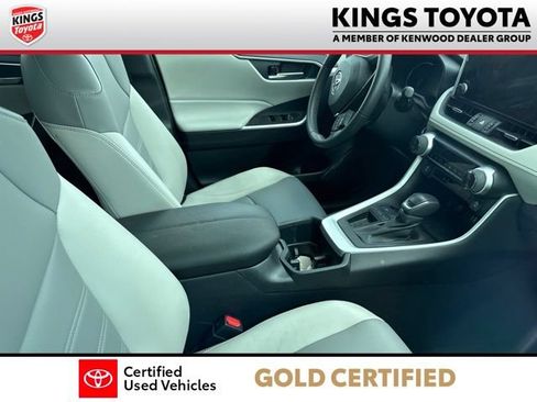 Used 2023 Toyota RAV4 XLE Premium FWD image 8
