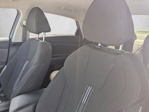 Used 2024 Hyundai Elantra Blue FWD image 14