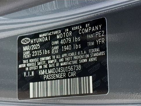 New 2025 Hyundai Elantra SEL FWD image 31