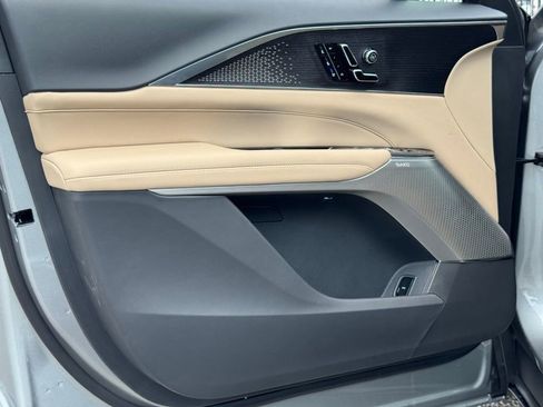 New 2025 Cadillac Lyriq Luxury image 17