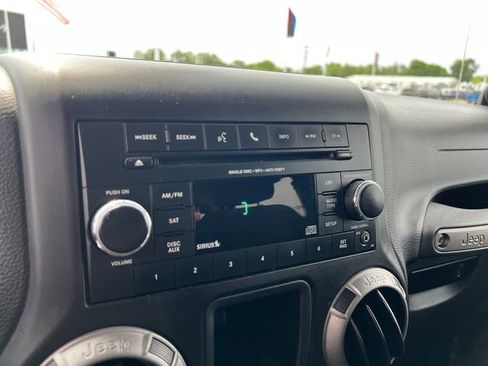 Used 2014 Jeep Wrangler Sport AWD/4WD image 16