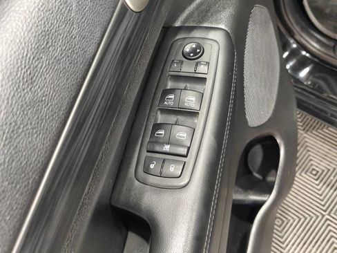 Used 2019 Jeep Grand Cherokee Altitude AWD/4WD image 57