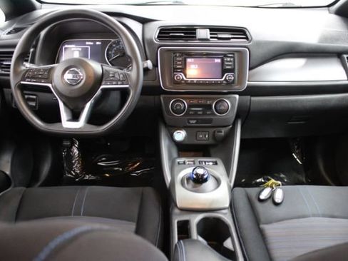 Used 2019 Nissan Leaf FWD image 2