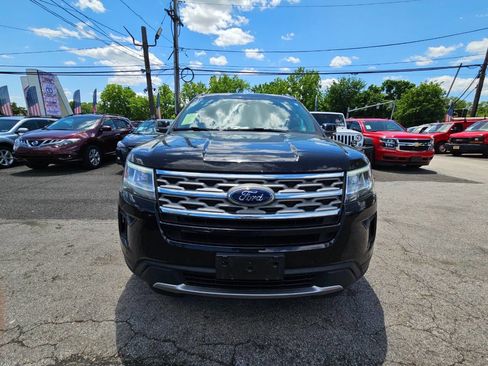 Used 2018 Ford Explorer XLT w/ Equipment Group 202A AWD/4WD image 7