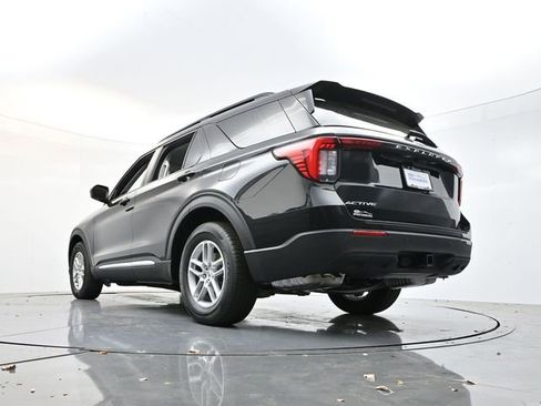 New 2025 Ford Explorer Active image 30