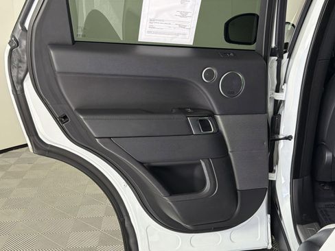 Used 2016 Land Rover Range Rover Sport HSE image 26