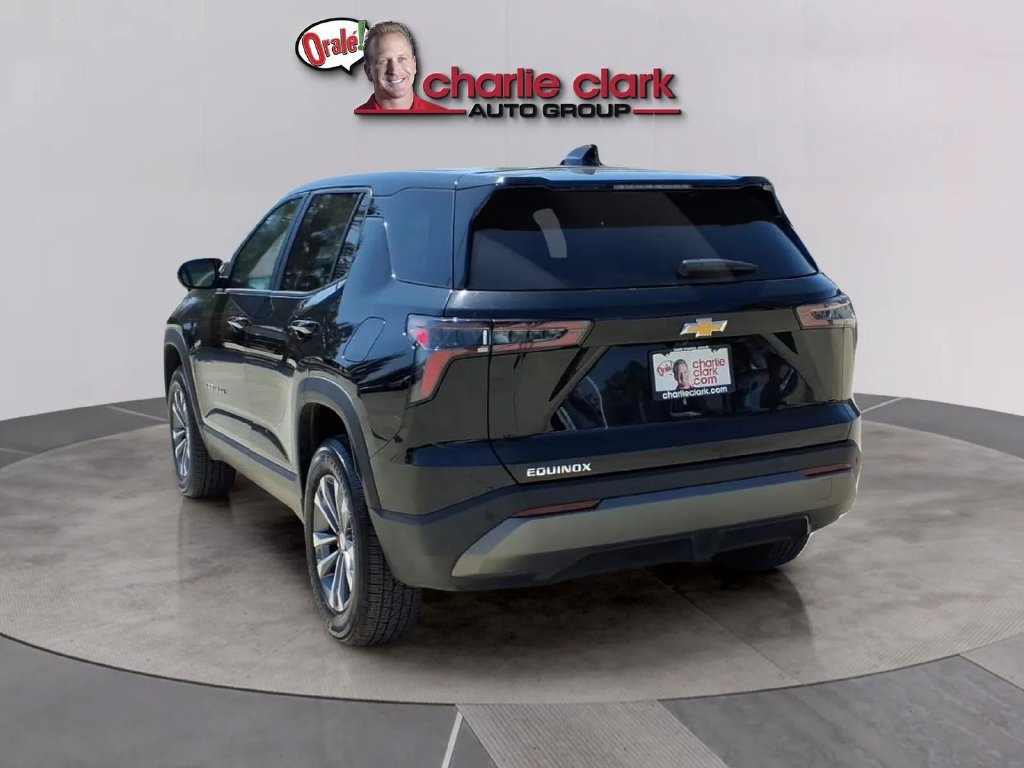 Used 2026 Chevrolet Equinox LT FWD image 3