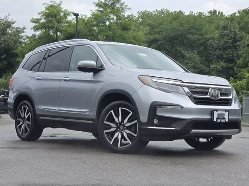 Used 2019 Honda Pilot Elite image 2