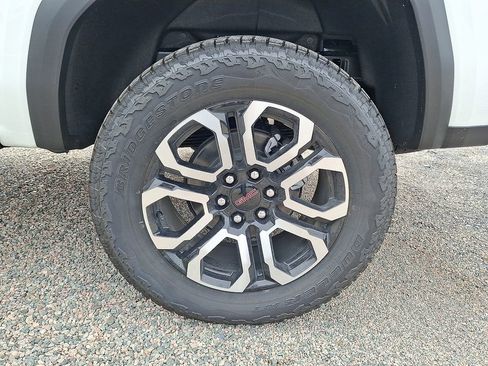 New 2025 GMC Canyon AT4 w/ Nightfall Edition image 33