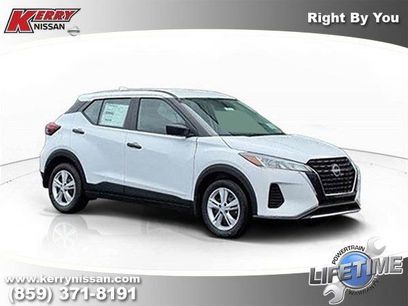 New 2025 Nissan Kicks Play S