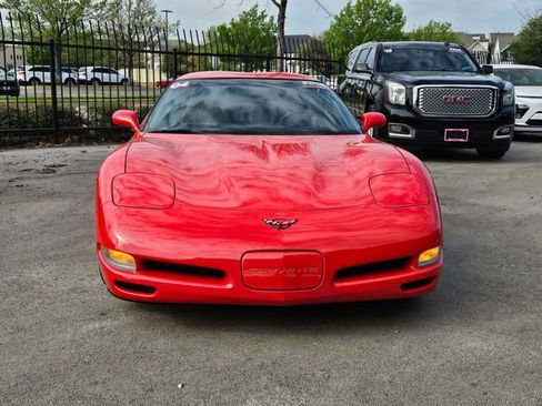 Used 2004 Chevrolet Corvette Coupe w/ Roof Package image 2